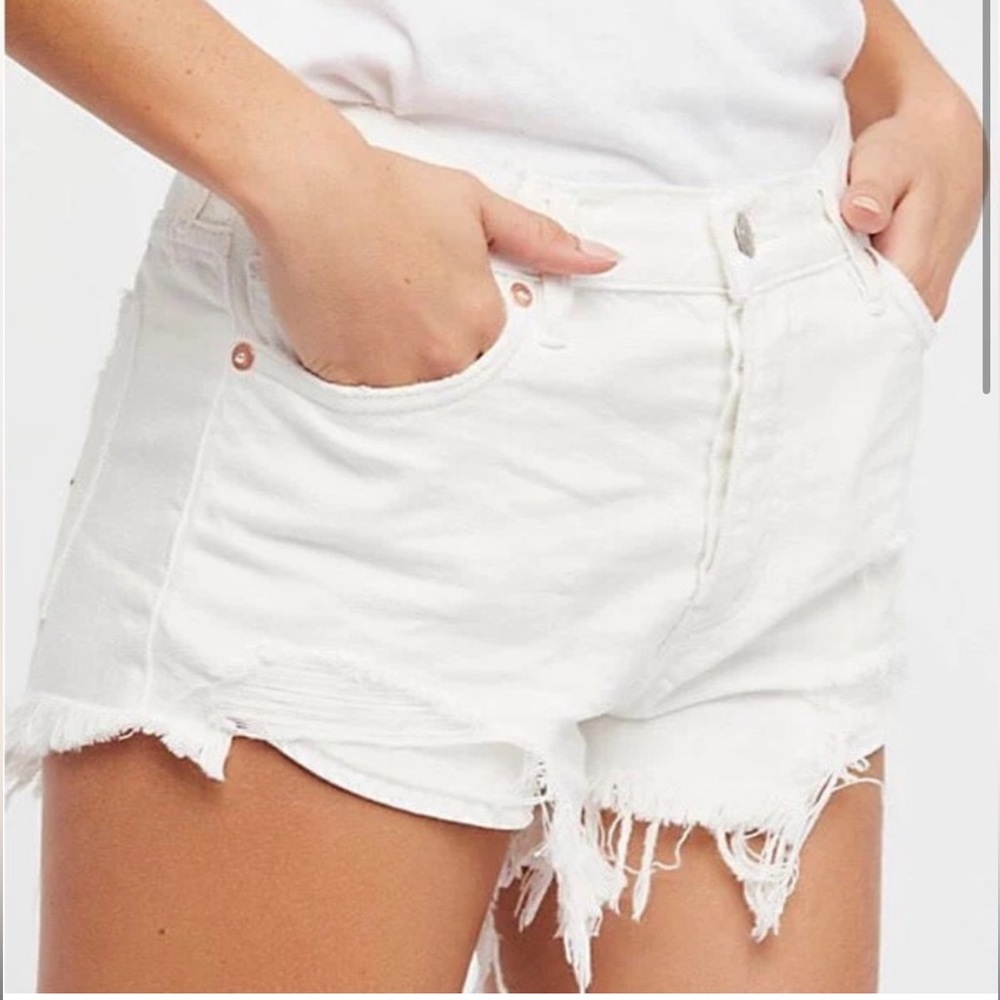 FREE PEOPLE HIGH RISE ANTHRO LOVING GOOD VIBRATIONS WHITE CUT OFF SHORTS…